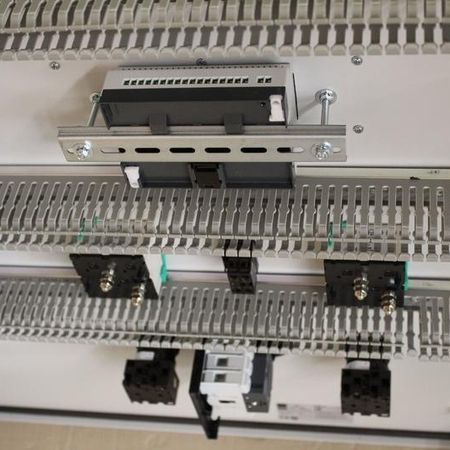 Industrielle Steuerungskomponenten und Module von Wiechert Steuerungsbau GmbH.